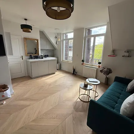 Dans Deauvillaise Avec Grand Jardin, Face à Royal, Entièrement Rénové, Vue Royal Et Vue Mer, 4 Couchages Appartamento Deauville