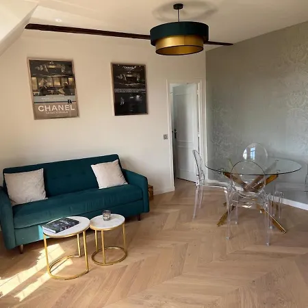 Appartamento Dans Deauvillaise Avec Grand Jardin, Face à Royal, Entièrement Rénové, Vue Royal Et Vue Mer, 4 Couchages *