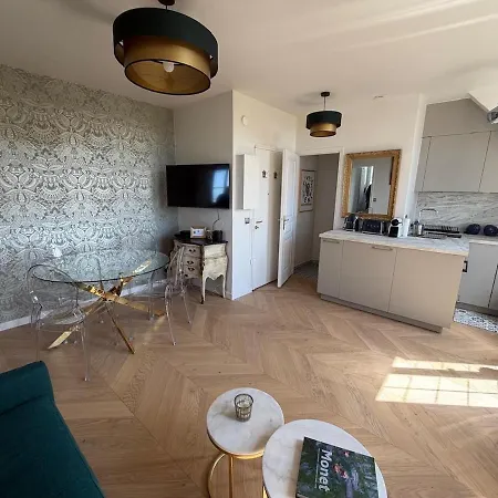 Appartamento Dans Deauvillaise Avec Grand Jardin, Face à Royal, Entièrement Rénové, Vue Royal Et Vue Mer, 4 Couchages